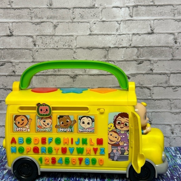CoComelon Musical Learning Bus Number and Letter Recognition Phonetics - Picture 13 of 17